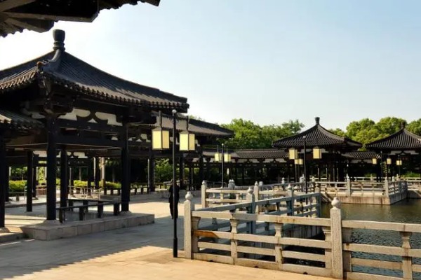 宜园的亭台楼阁